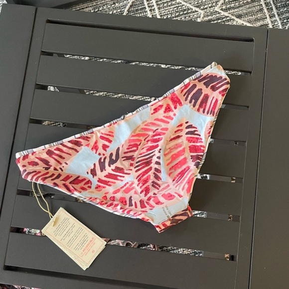 Maaji Paper Flowers Reversible Bikini Bottoms. - Picture 5 of 8